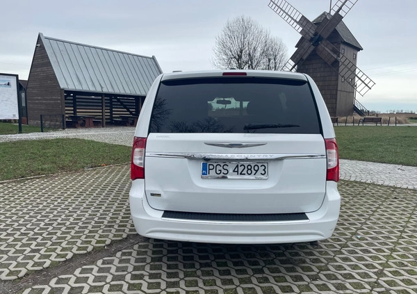 Chrysler Town &amp; Country cena 52900 przebieg: 170000, rok produkcji 2015 z Miłakowo małe 277